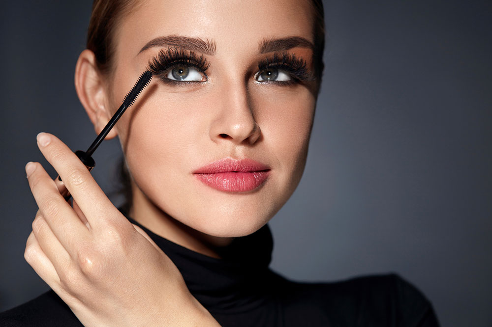 Types of Mascaras for Dramatic Looks